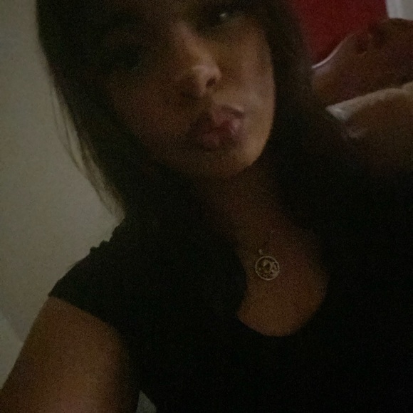 Meet your Posher, Ivy - Picture 1 of 6